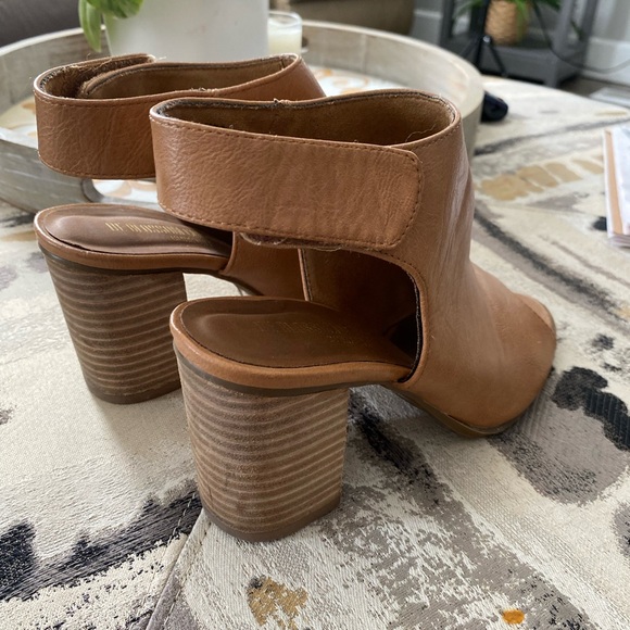 DE BLOSSOM COLLECTIONS HEEL - Picture 4 of 6